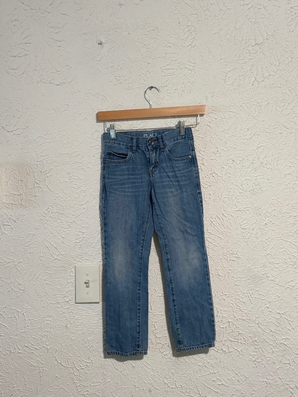 The Children's Place Boys Size 7 Straight Jeans Light Wash Denim Pants